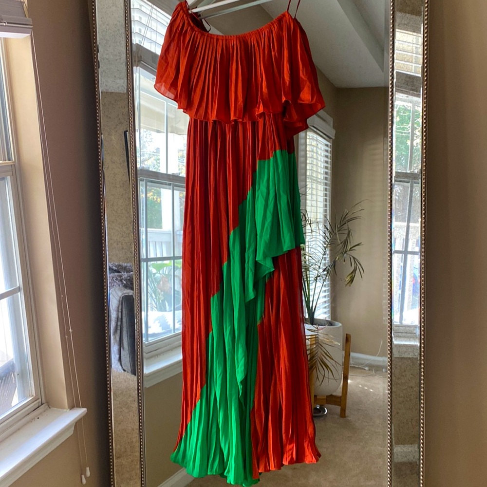 NWT Lulu’s inspired Asymmetrical one shoulder pleated dress